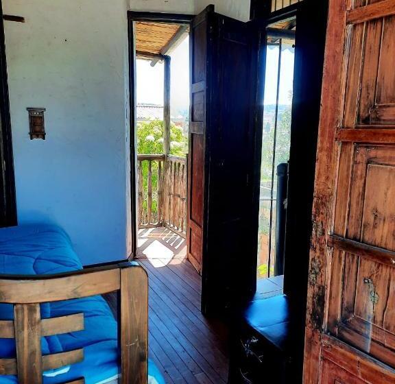 Семейный Номер, Hostal Oycate