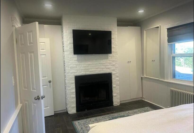 Стандартный Номер Кровать Кинг, Private Suite In Huntington Station