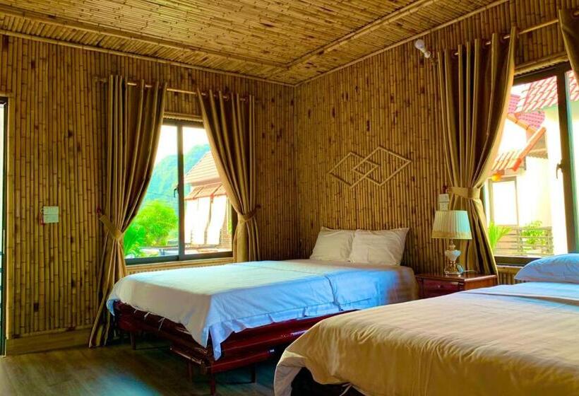 اتاق استاندارد چهار تخته, The Pineapple House