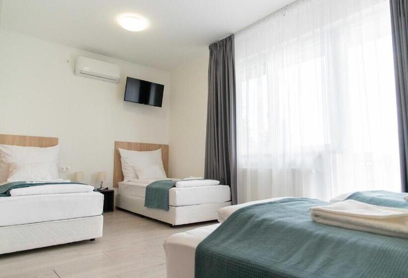 Четырехместный Номер Стандарт с Балконом, Farkas Villa