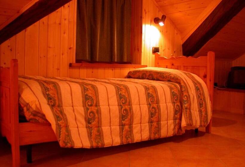 اتاق استاندارد سه نفره, Le Vieux Rascard Chambres D Hotes