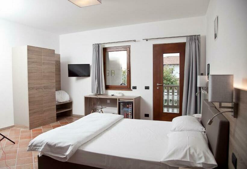 스탠다드 트리플 룸, Albergo Grobberio