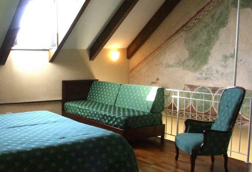 جناح مطلّ علي البحر, Palazzo Vescovile