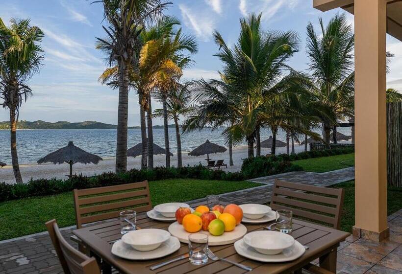 2 베드룸 인테리어 아파트, San Martinho Beach Club