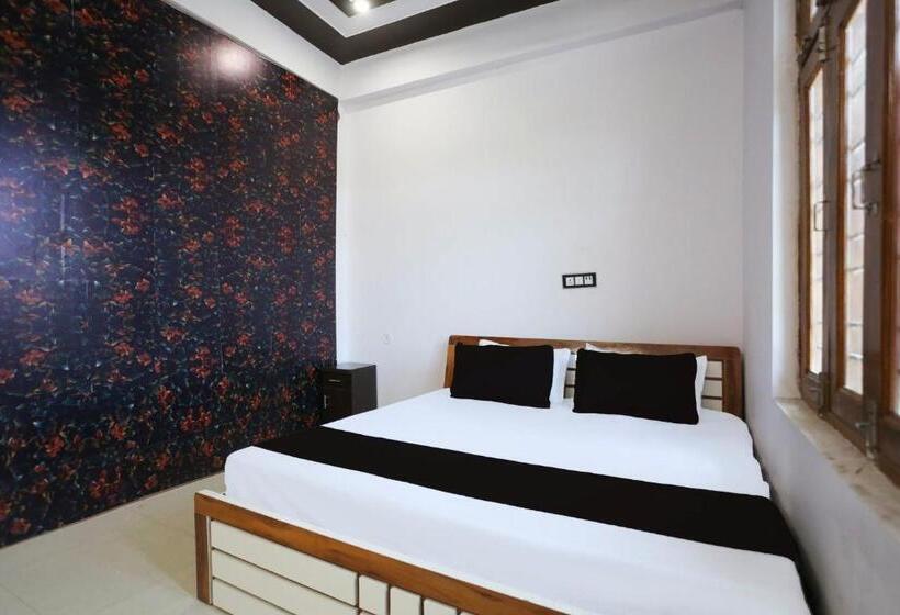Трехместный Номер Классика, Oyo Flagship Hotel Royal Palace