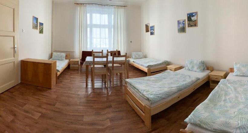 Четырехместный Номер Стандарт, Turistická Ubytovňa Shb ,štrbské Pleso   Vysoké Tatry