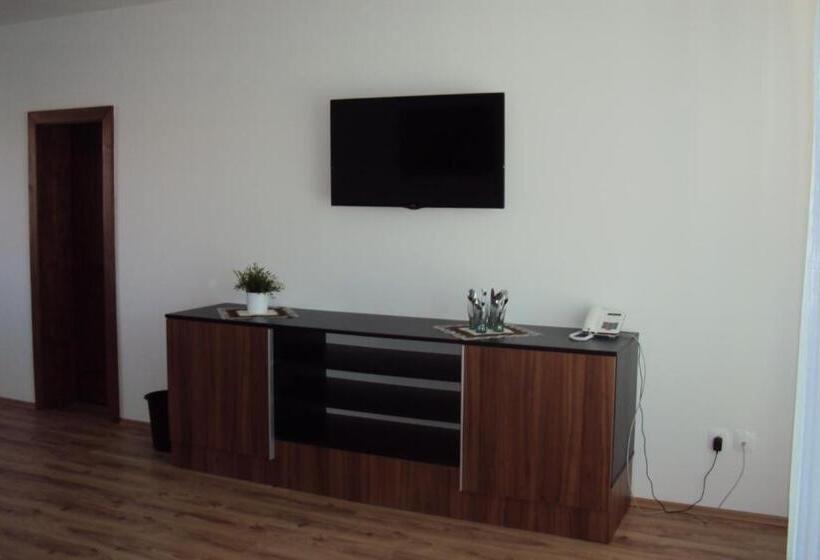 4인용 스탠다드 룸, Motel Senec