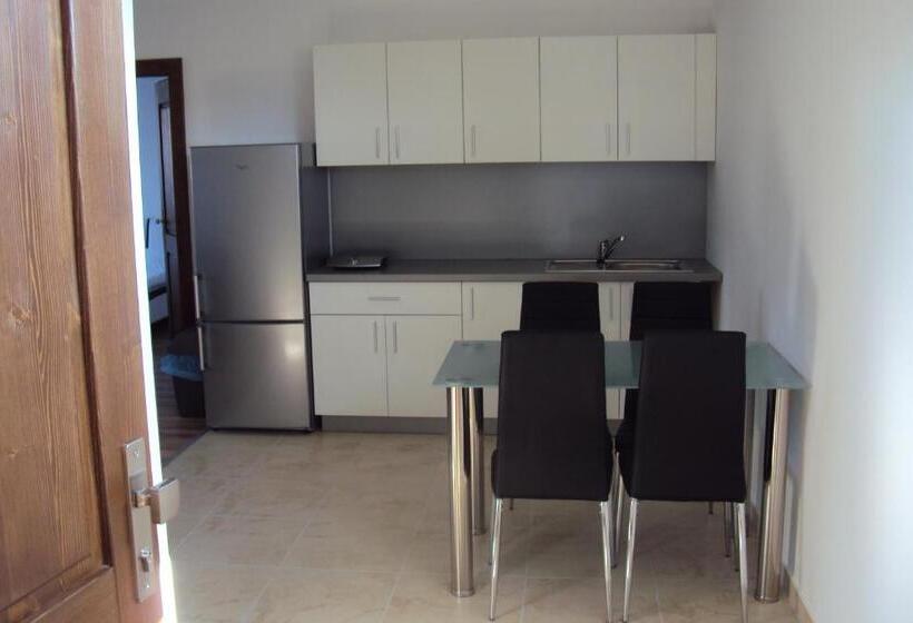 침실 1개 아파트, Motel Senec
