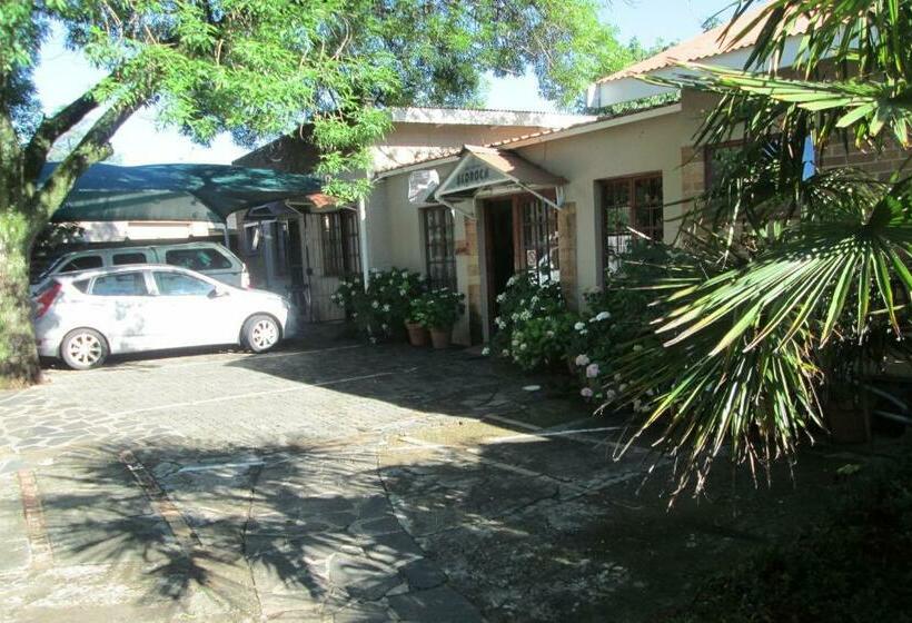 家庭间, Bedrock Guesthouse