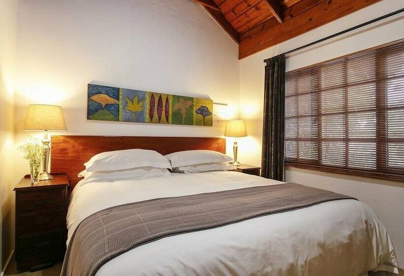 패밀리 룸, Waterkloof Apartments