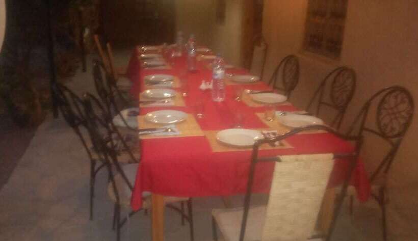 اتاق استاندارد سه نفره, Auberge Bassou