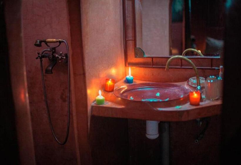 اتاق لوکس, Riad Douja