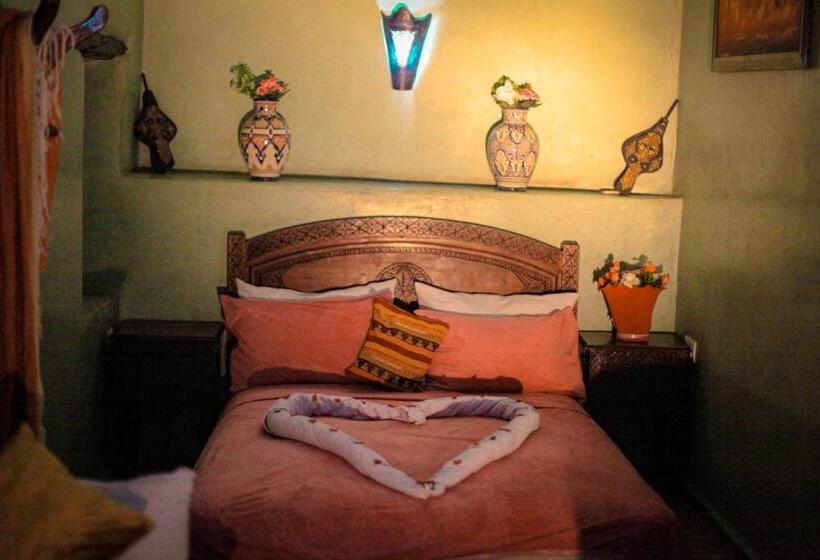 اتاق استاندارد چهار تخته, Riad Douja
