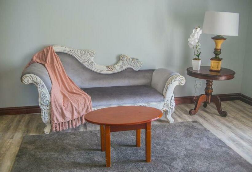 Standard Room King Size Bed, Emakhosini Boutique