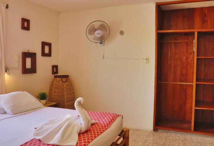 バスルーム共有のトリプルスタンダード, Hostal & Suites Pata De Perro