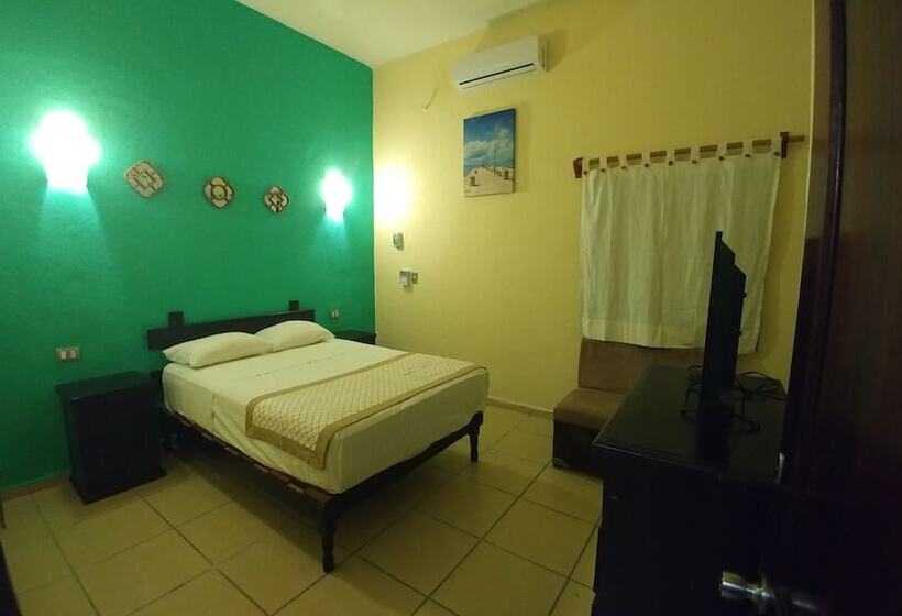 バス共有のスタンダードルーム, Charlys Hostal   Hostel