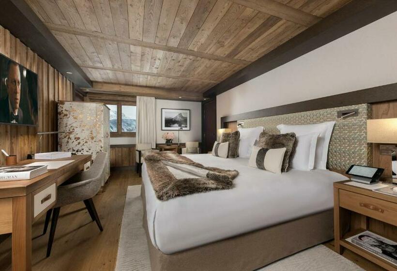 Номер Deluxe, Hôtel Barrière Les Neiges Courchevel