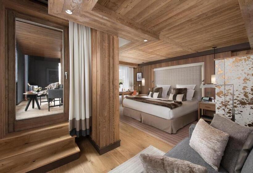 Полулюкс, Hôtel Barrière Les Neiges Courchevel