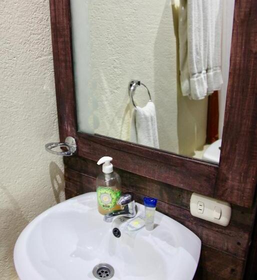 اتاق استاندارد, Hostal Antigüeño