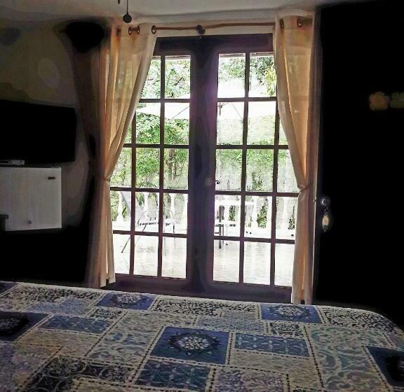스탠다드 룸 킹사이즈 침대, Hibiscus House Bed And Breakfast