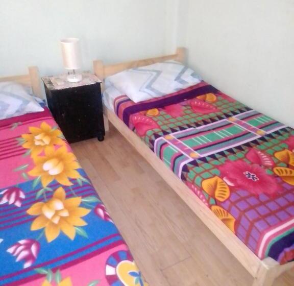 Номер Стандарт Совместная Ванная, Montevideo Port Hostel