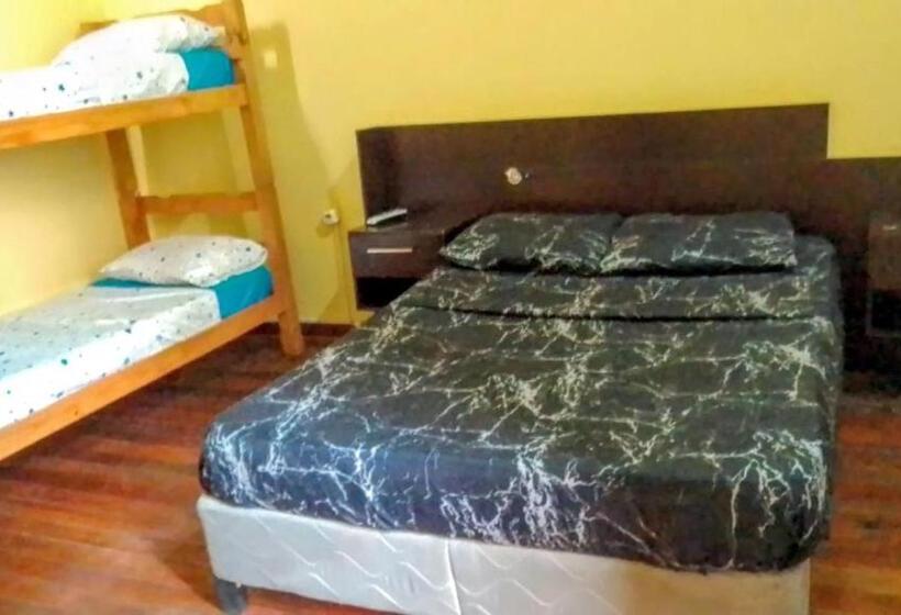 Семейный Номер, Montevideo Port Hostel