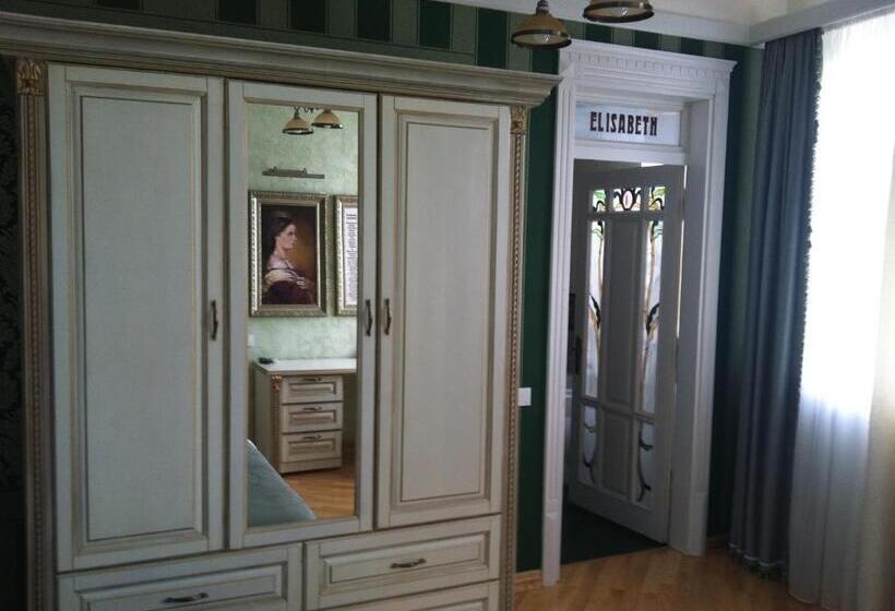 스위트, Fontush Boutique