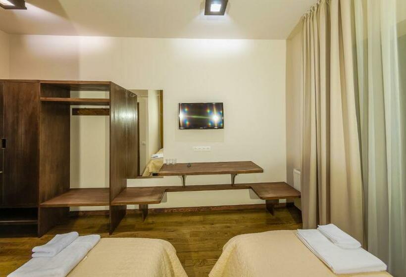 스탠다드 발코니 룸, Nebos Hotel & Restaurant