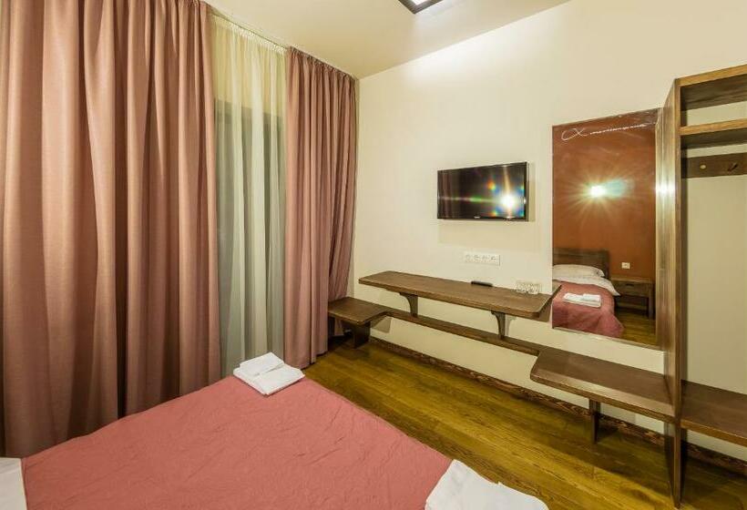 스탠다드 룸, Nebos Hotel & Restaurant