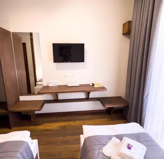 스탠다드 발코니 룸, Nebos Hotel & Restaurant