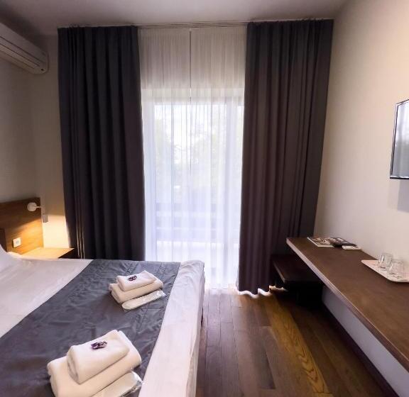 스탠다드 발코니 룸, Nebos Hotel & Restaurant