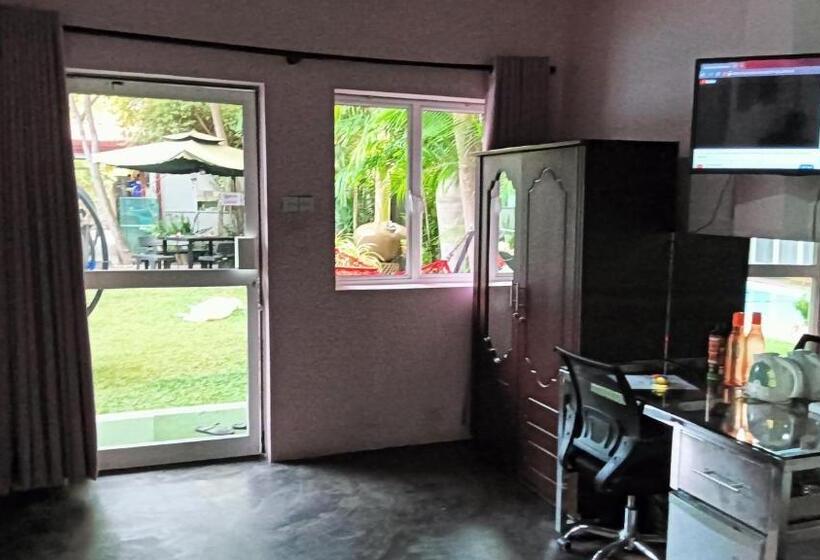 标准间, Palms Villa