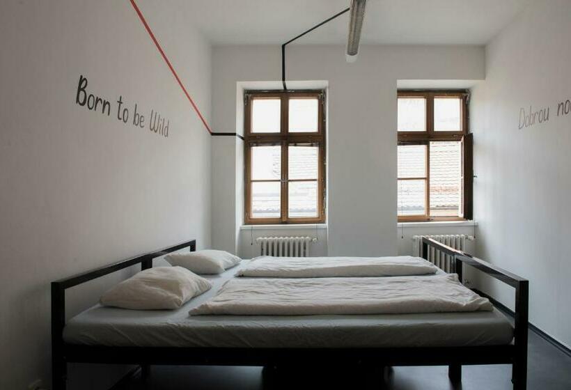 Номер Стандарт Совместная Ванная, Hostel Eleven