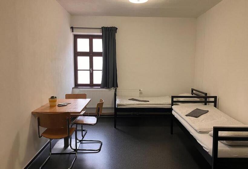 Апартаменты 1 Спальня, Hostel Eleven