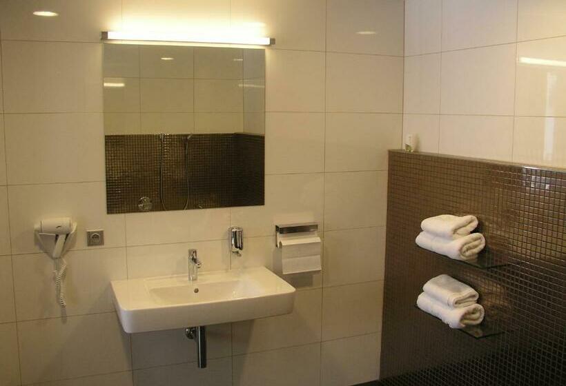 اتاق استاندارد, Beroun Golf Club
