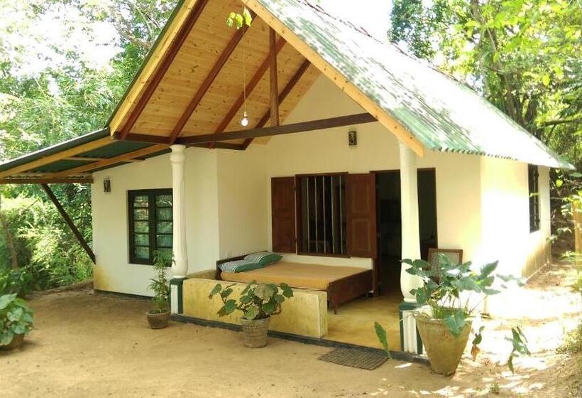 Семейное Бунгало, Green Hill Cottage