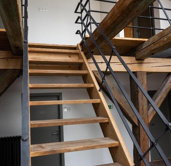 Четырехместный номер эконом класса с общей ванной комнатой, A Hostel Zámecký Pivovar Litomyšl