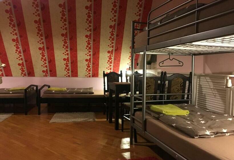 スタンダードルーム, Mikalo House