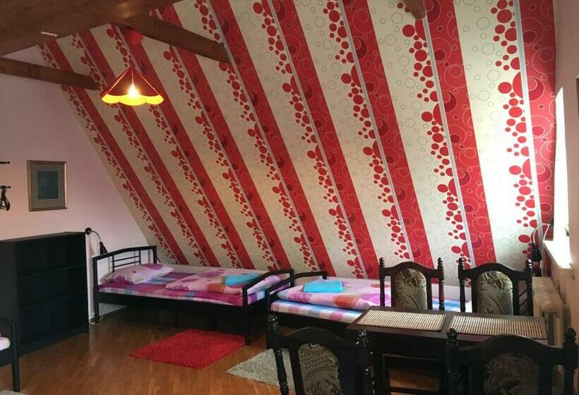 スタンダードルーム, Mikalo House