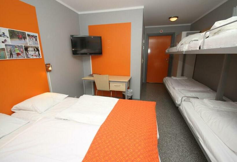 غرفة عائلية, L Fritidsparken