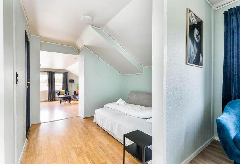 Люкс, Storebaug Hotell & Kro