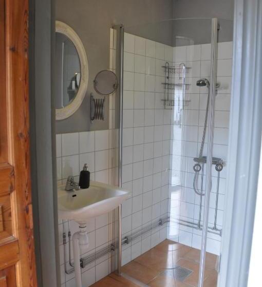 Семейный Номер, Svabesholms Kungsgårds B&b Och Pensionat Stenshuvud