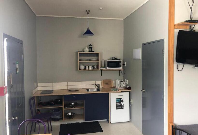家庭间, Ivorytowers Accommodation