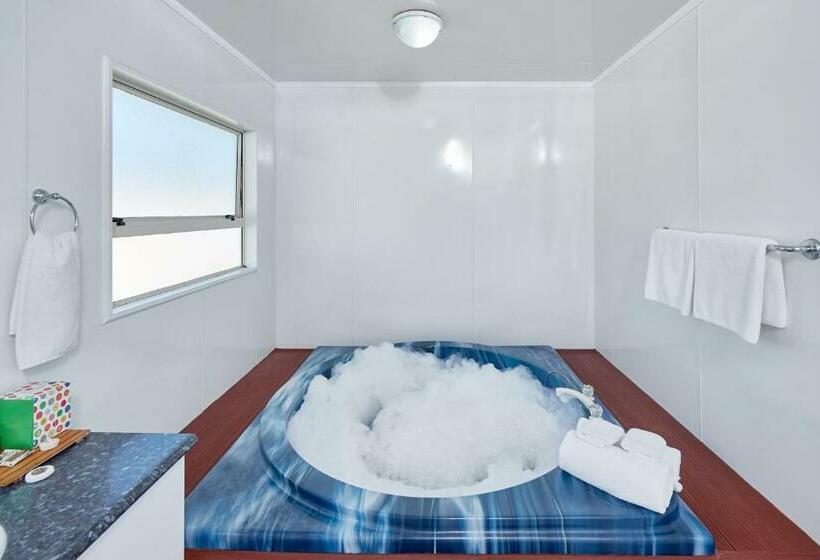 Студия Стандарт, Livingston Motel