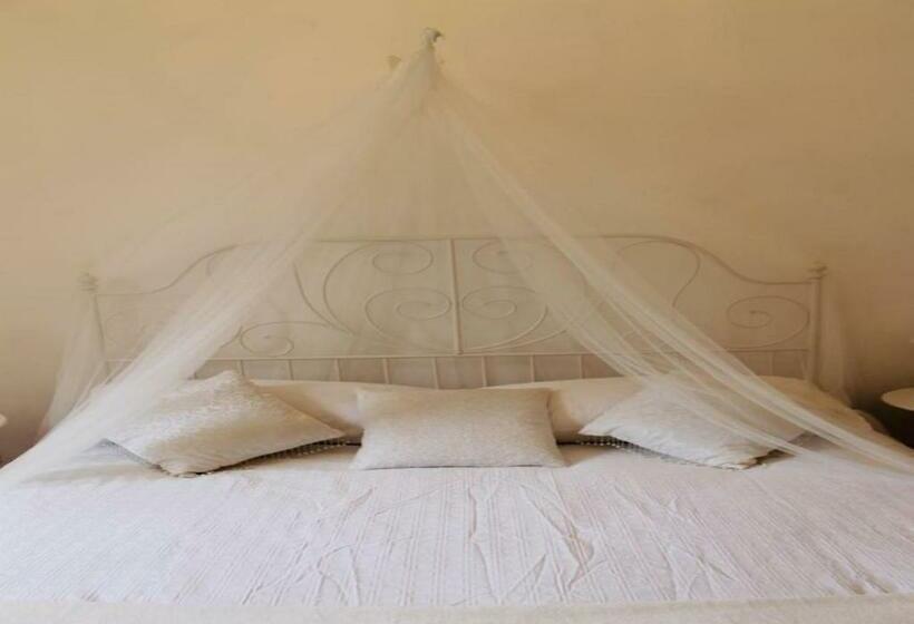اتاق استاندارد با سرویس بهداشتی مشترک, Bed & Blessing / Casa Borgo