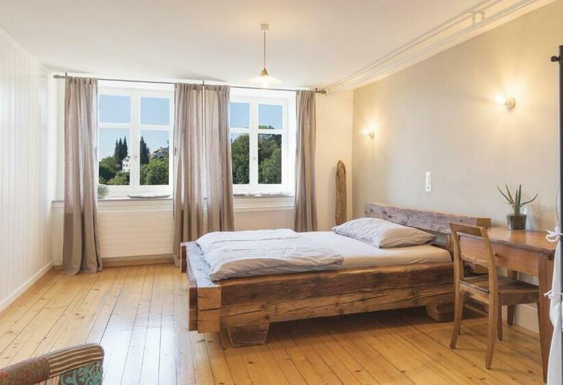 Номер Стандарт, Bett Am Weiher