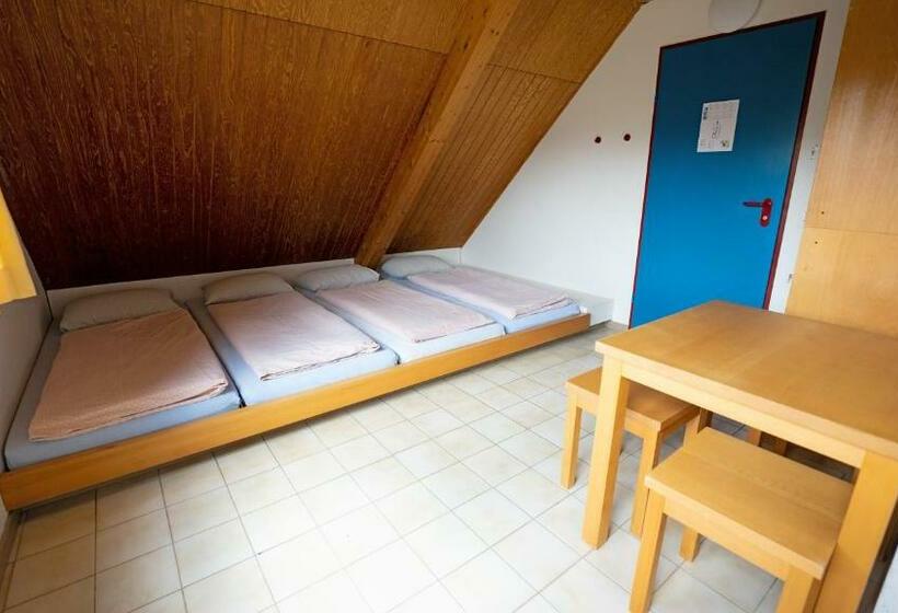 Четырехместный Номер Стандарт, Delémont Youth Hostel
