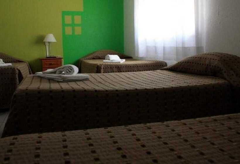 Четырехместный Номер Стандарт, E Nove Lounge Hostel Caffe
