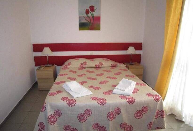 Номер Стандарт, E Nove Lounge Hostel Caffe
