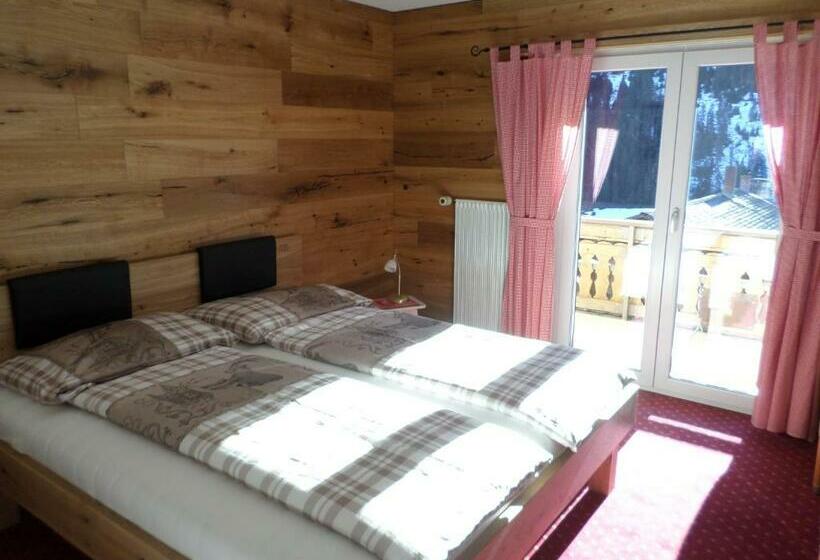 스탠다드 발코니 룸, Mira